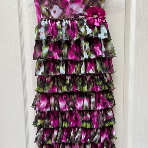 Beautiful flower print dress!  NEW - Picture 2 of 6